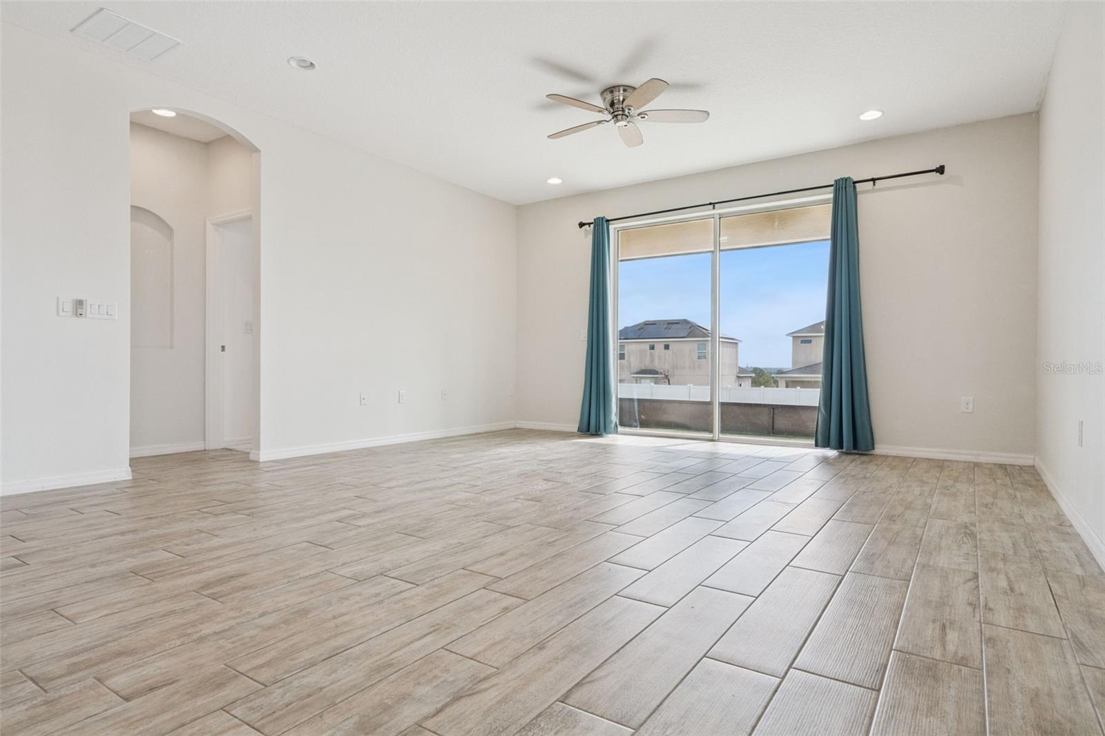 Image 14 of 64 For 603 Pescara Ave