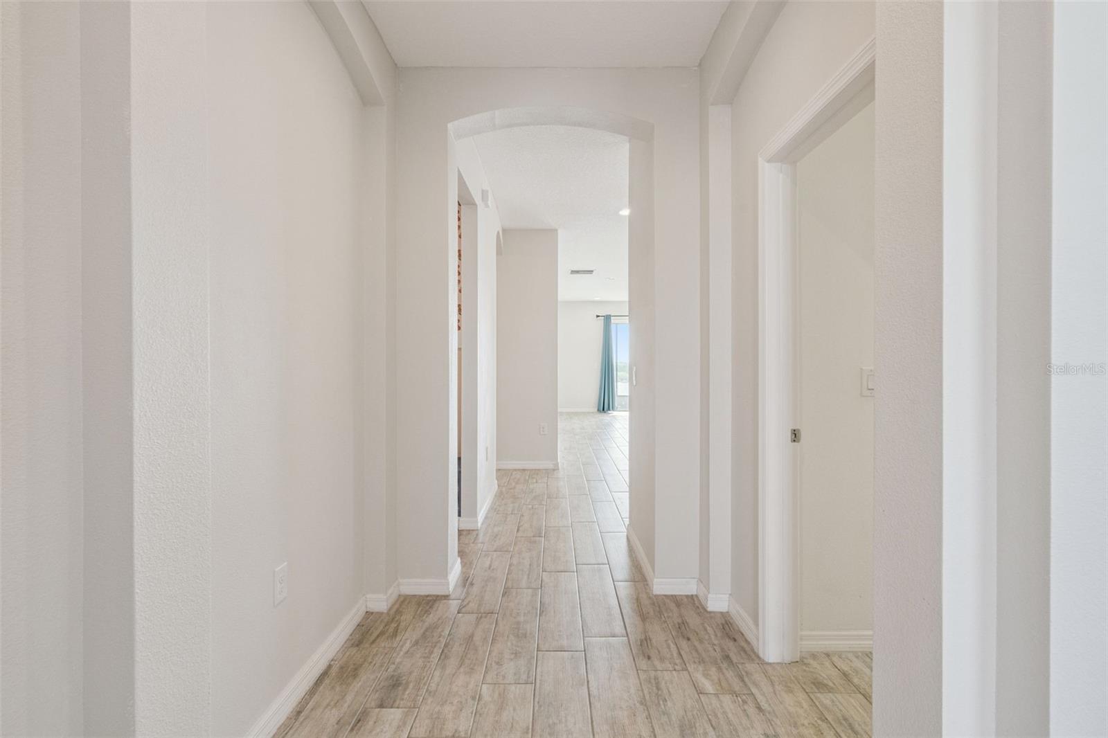 Image 5 of 64 For 603 Pescara Ave