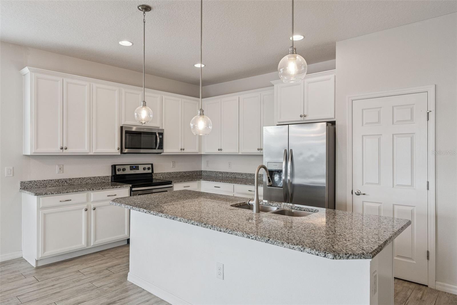 Image 6 of 64 For 603 Pescara Ave