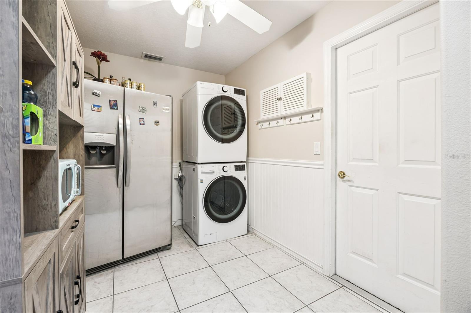 Image 14 of 46 For 6050 Sailboat Avenue