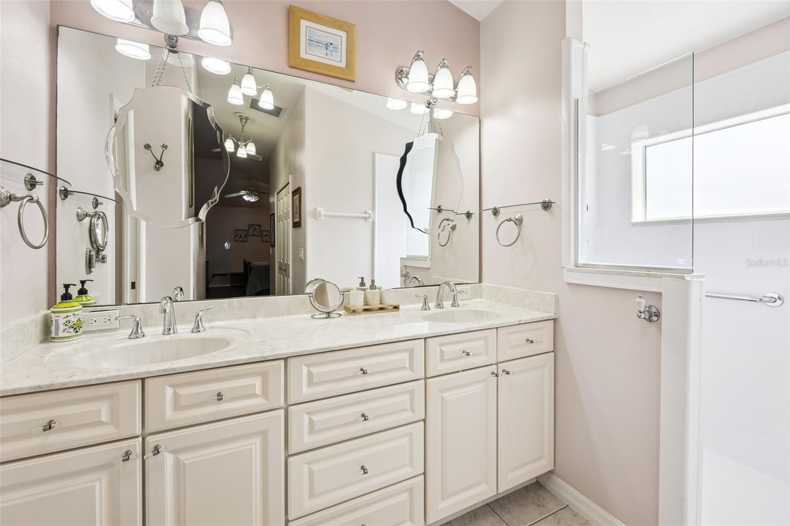 Image 19 of 46 For 6050 Sailboat Avenue