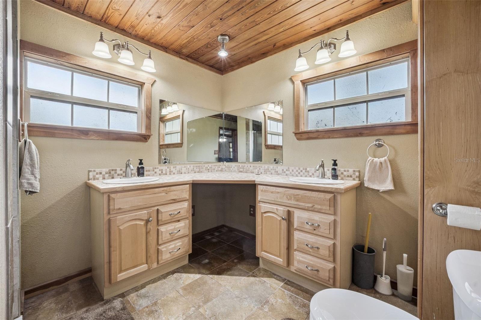 Image 20 of 38 For 2201 Sr 50  