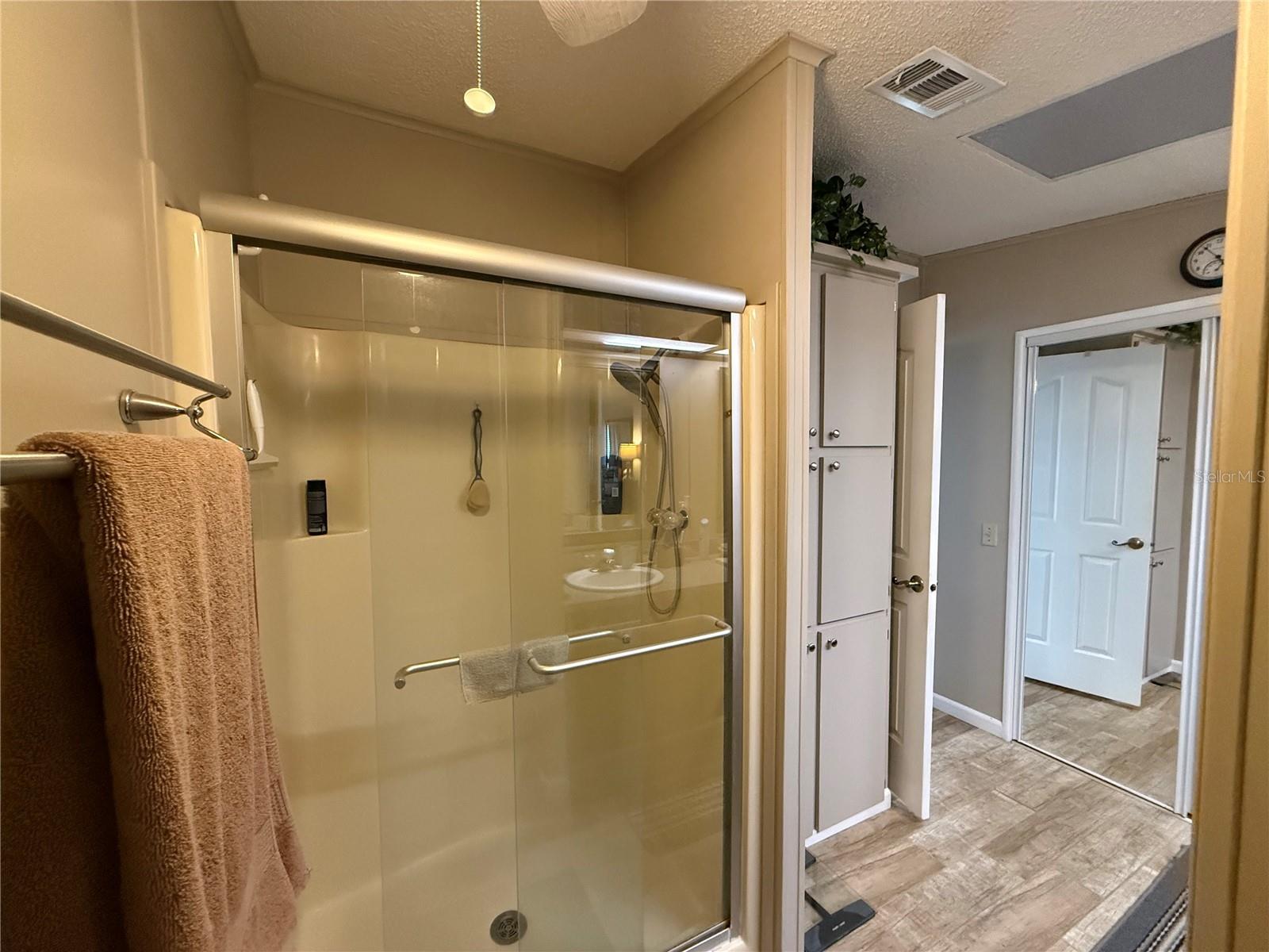 Image 14 of 22 For 807 Oak Boulevard