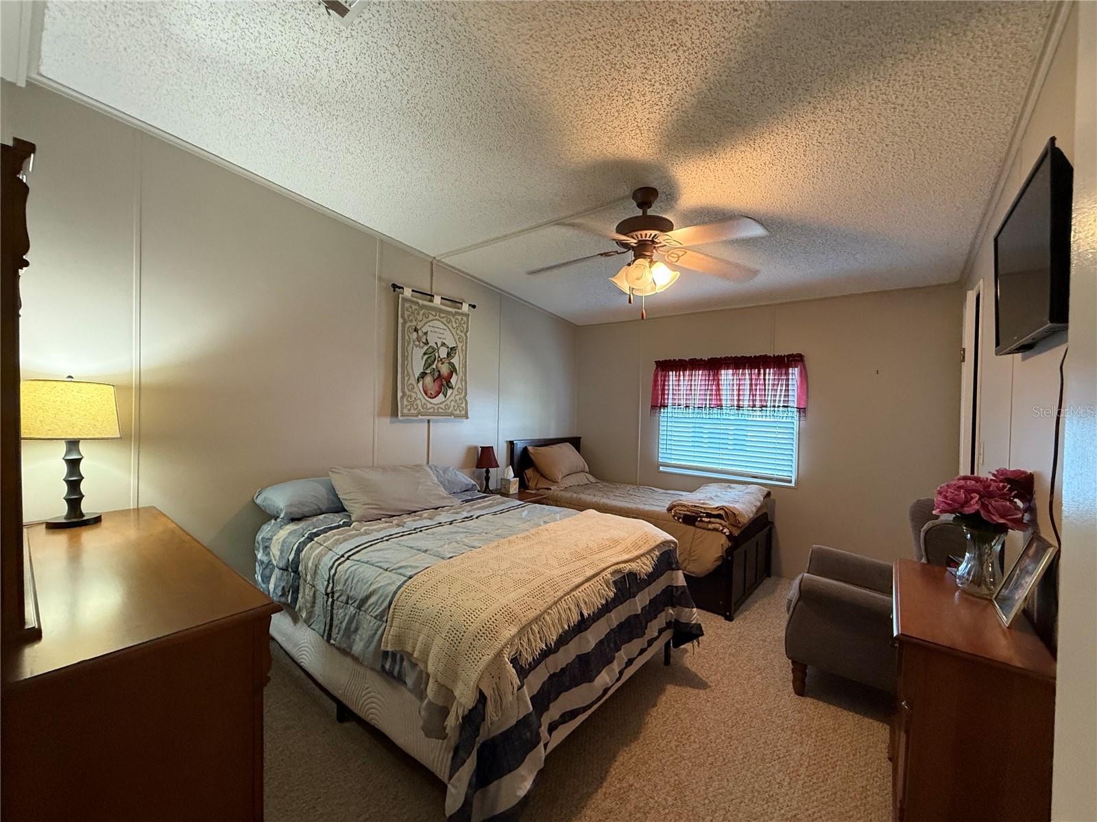 Image 18 of 22 For 807 Oak Boulevard