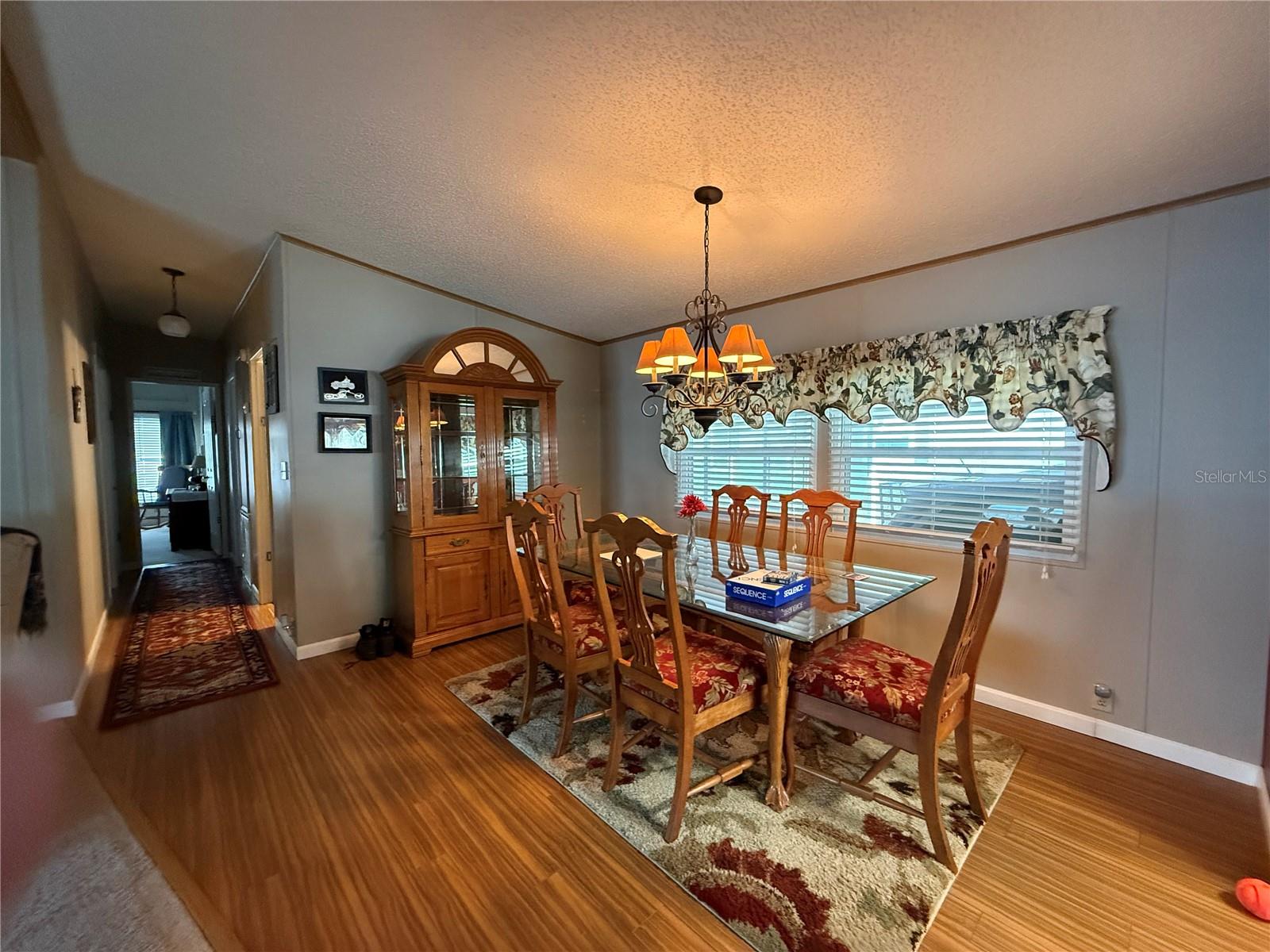 Image 8 of 22 For 807 Oak Boulevard