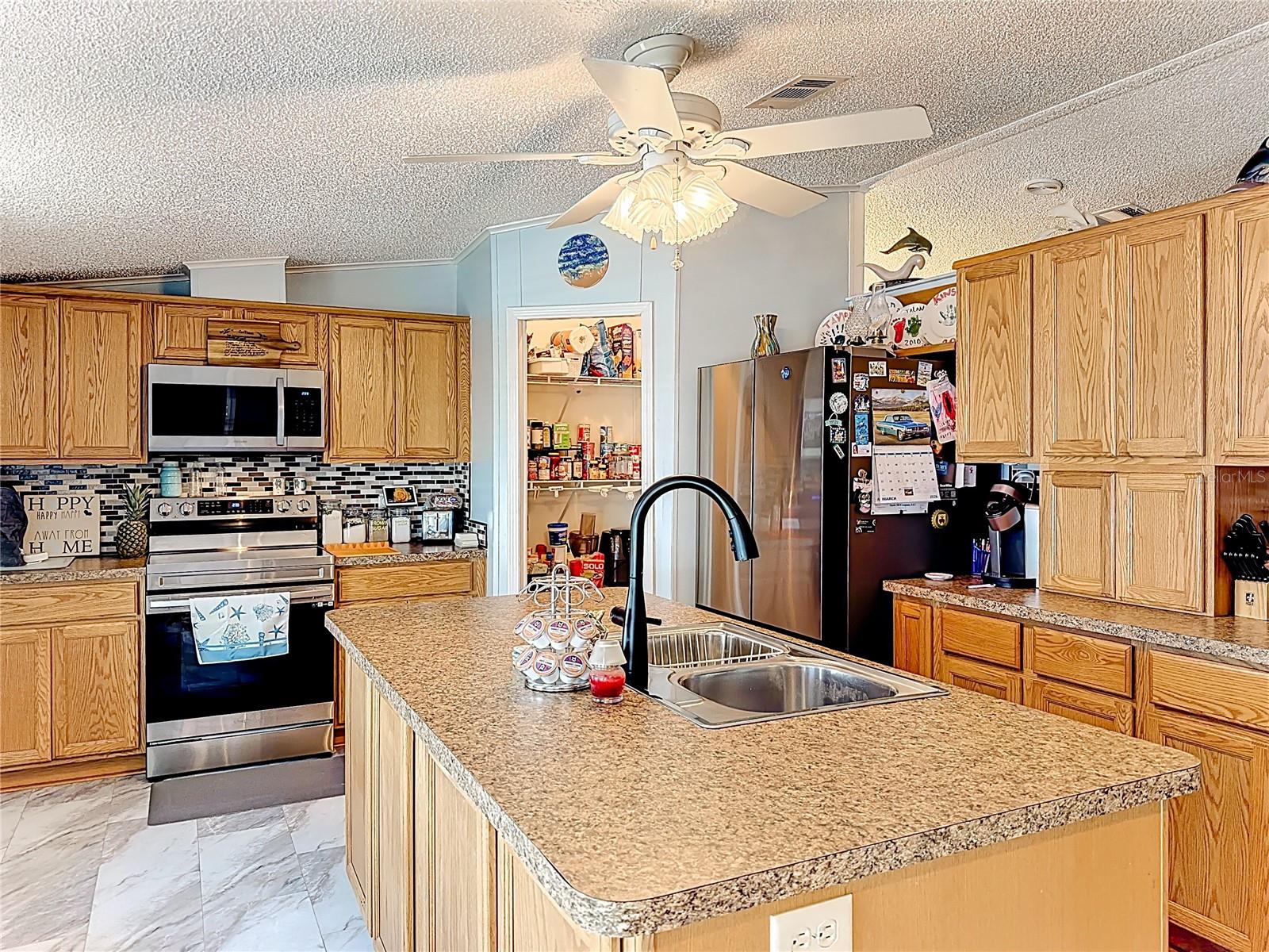 Image 17 of 38 For 2523 Karen Drive