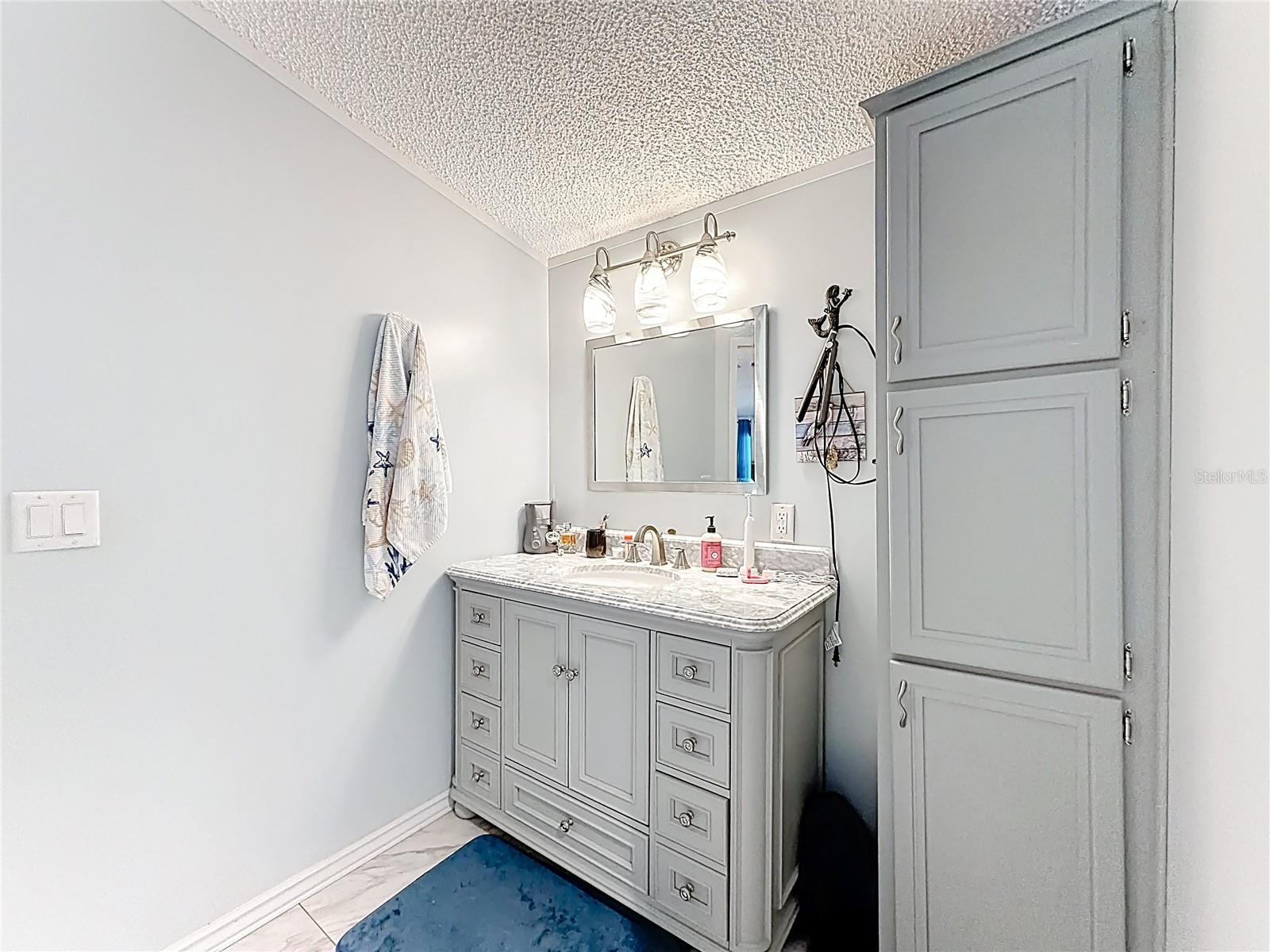 Image 22 of 38 For 2523 Karen Drive