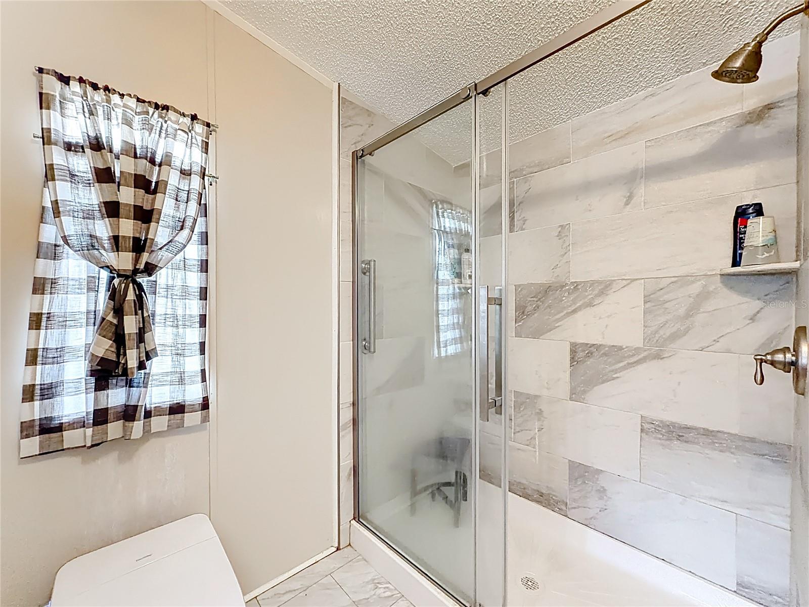 Image 28 of 38 For 2523 Karen Drive