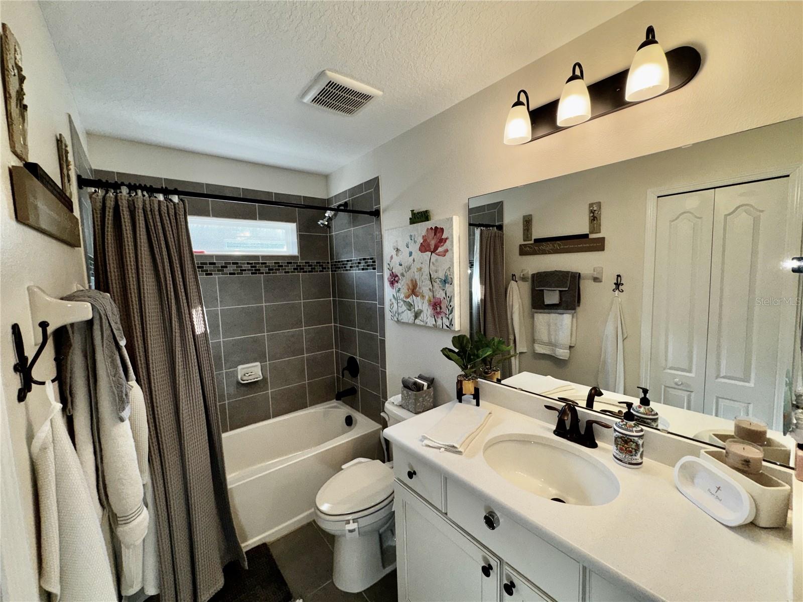 Image 16 of 20 For 3690 Arlington Ridge Blvd