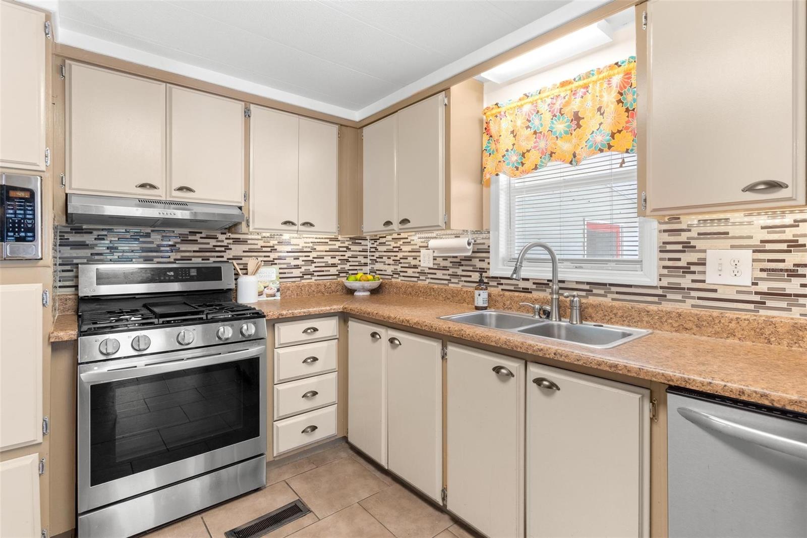 Image 11 of 45 For 2621 Carpenter Place