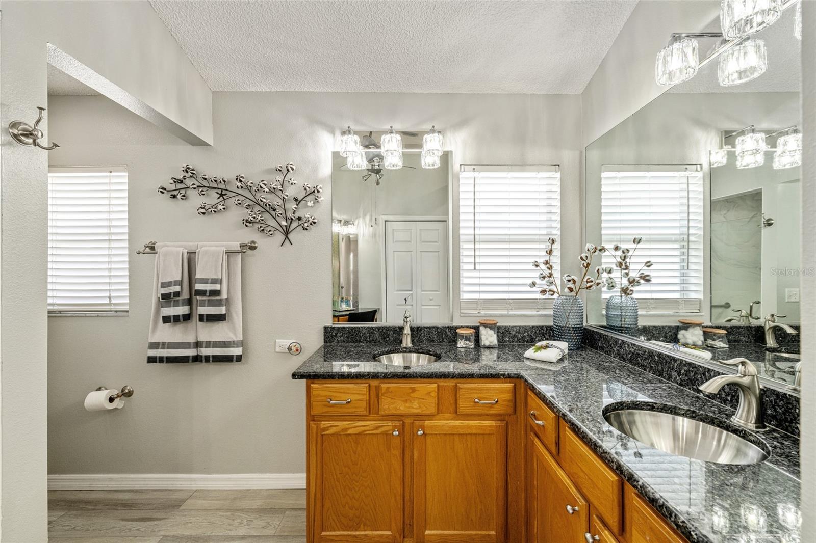 Image 20 of 38 For 17984 89th Rothway Court