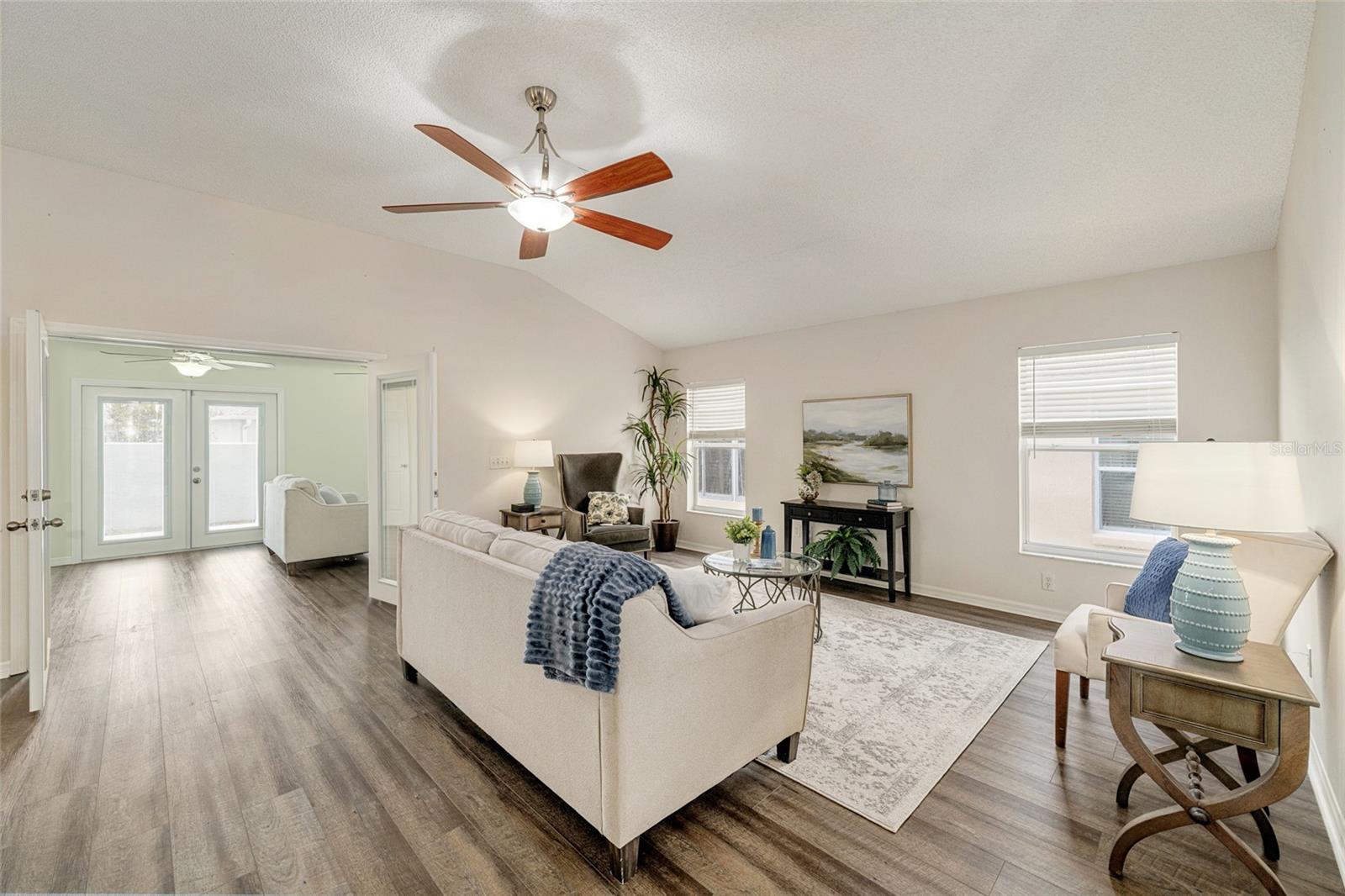 Image 4 of 38 For 17984 89th Rothway Court