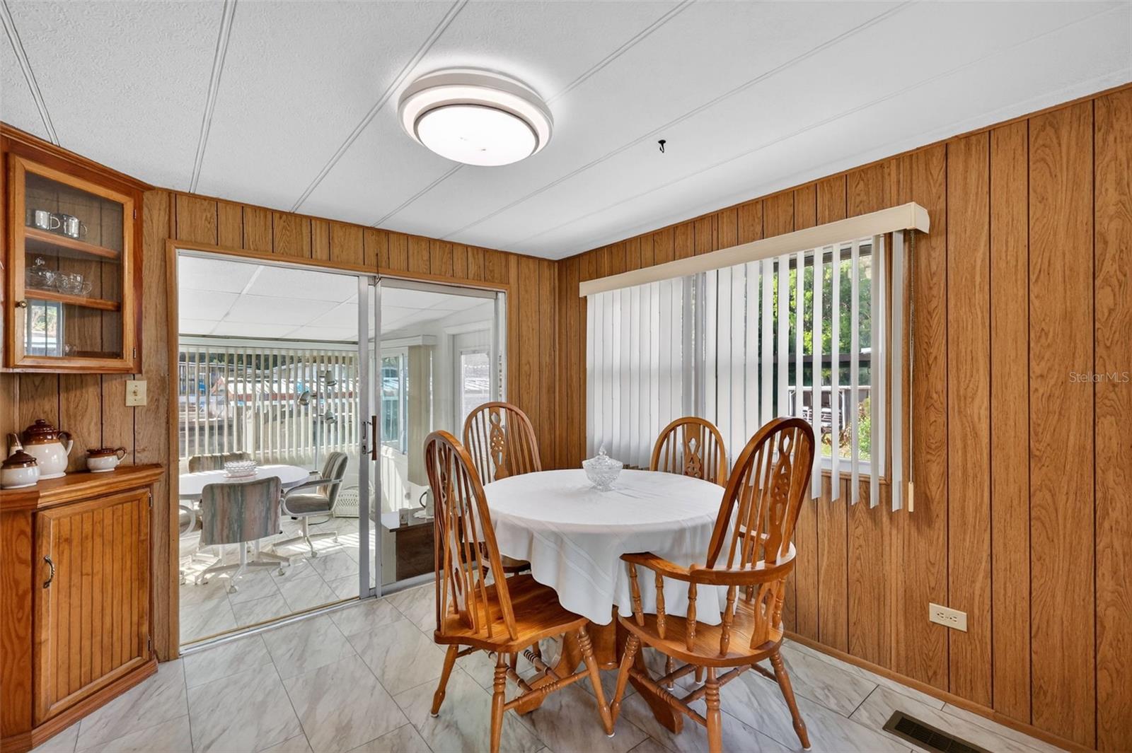 Image 11 of 30 For 31701 Kelly Circle