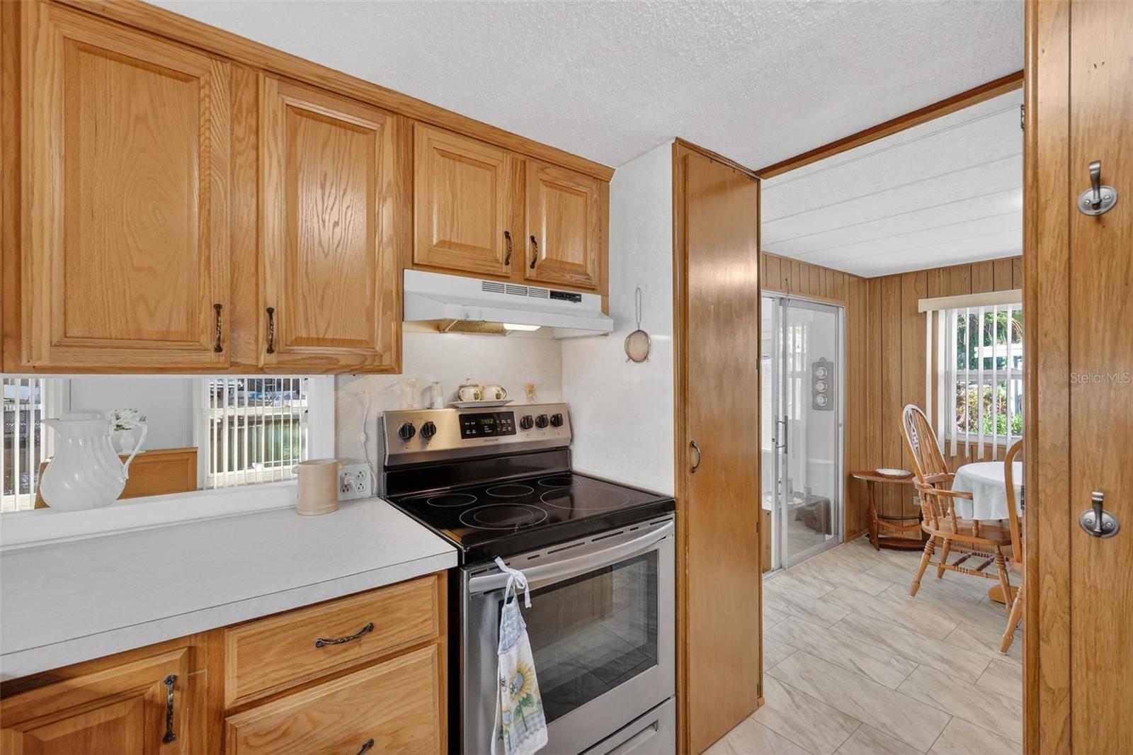 Image 13 of 30 For 31701 Kelly Circle