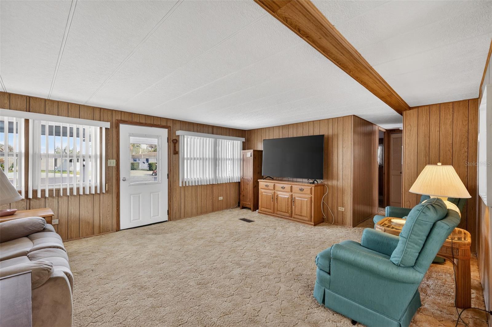 Image 7 of 30 For 31701 Kelly Circle