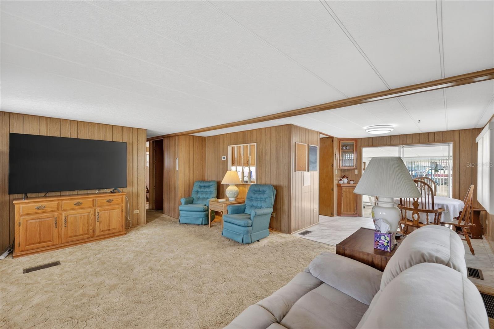 Image 8 of 30 For 31701 Kelly Circle