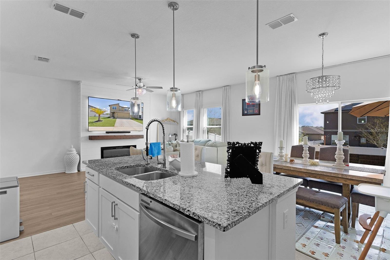 Image 15 of 43 For 2141 Treasure Hill Street