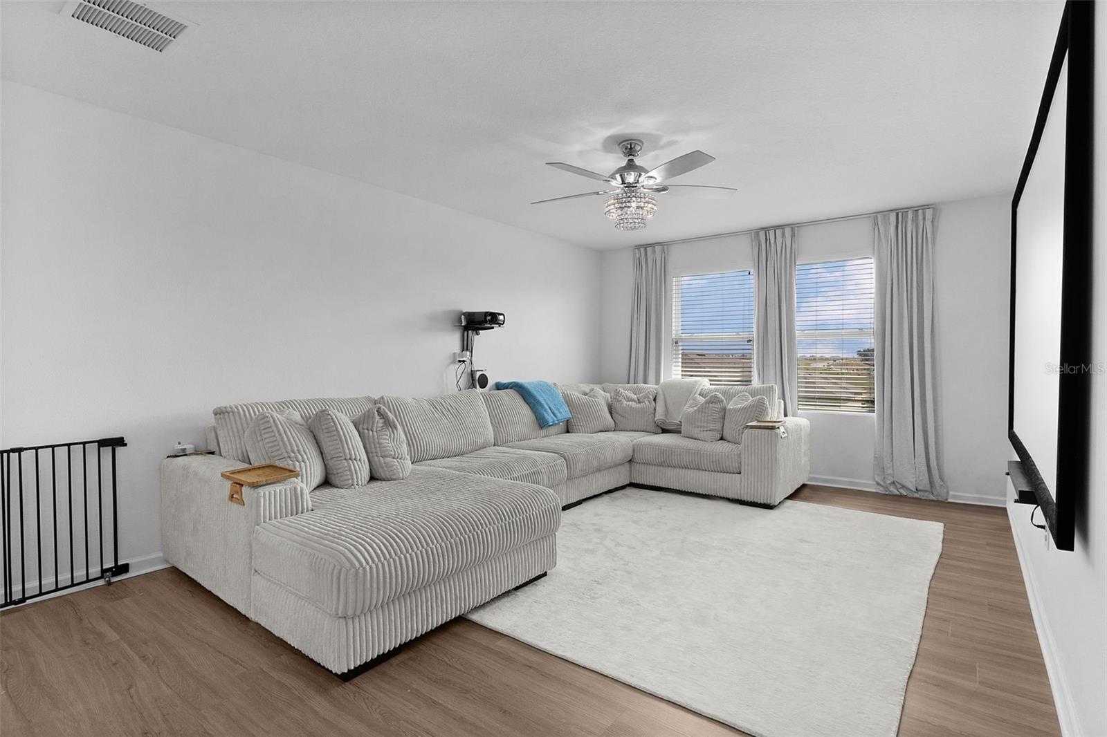 Image 17 of 43 For 2141 Treasure Hill Street