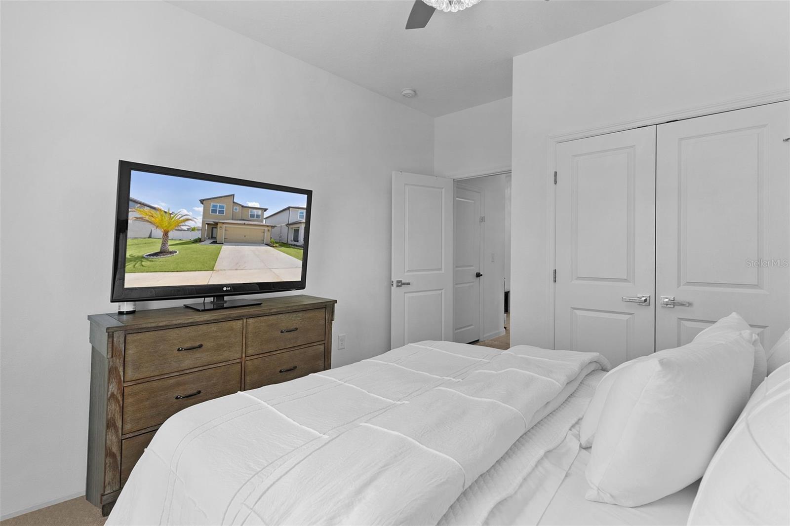 Image 23 of 43 For 2141 Treasure Hill Street