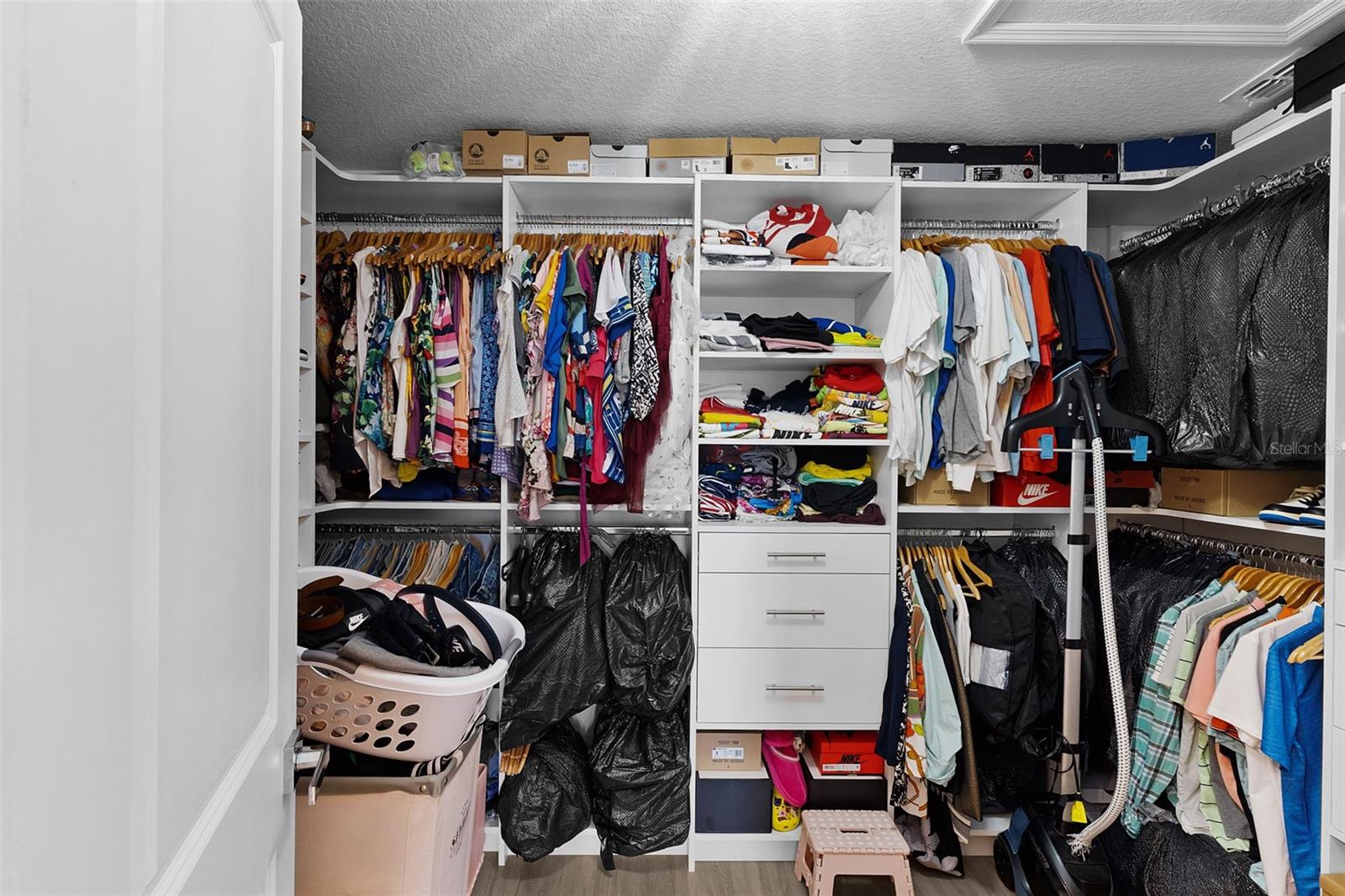 Image 28 of 43 For 2141 Treasure Hill Street