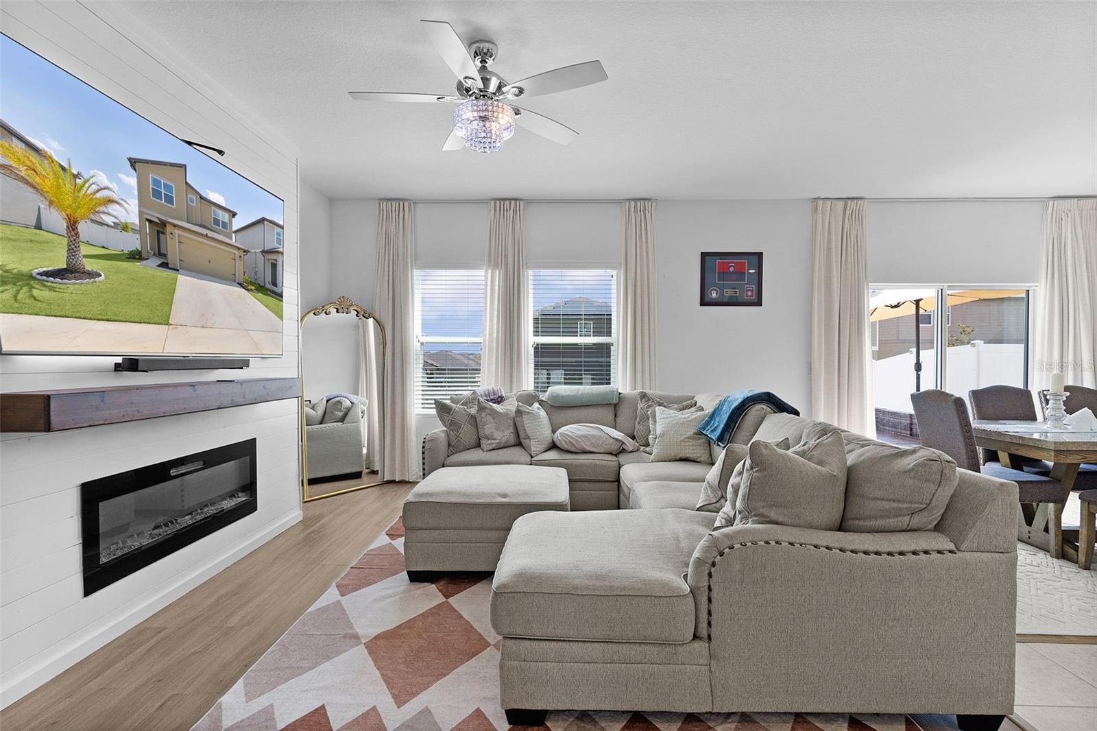 Image 6 of 43 For 2141 Treasure Hill Street