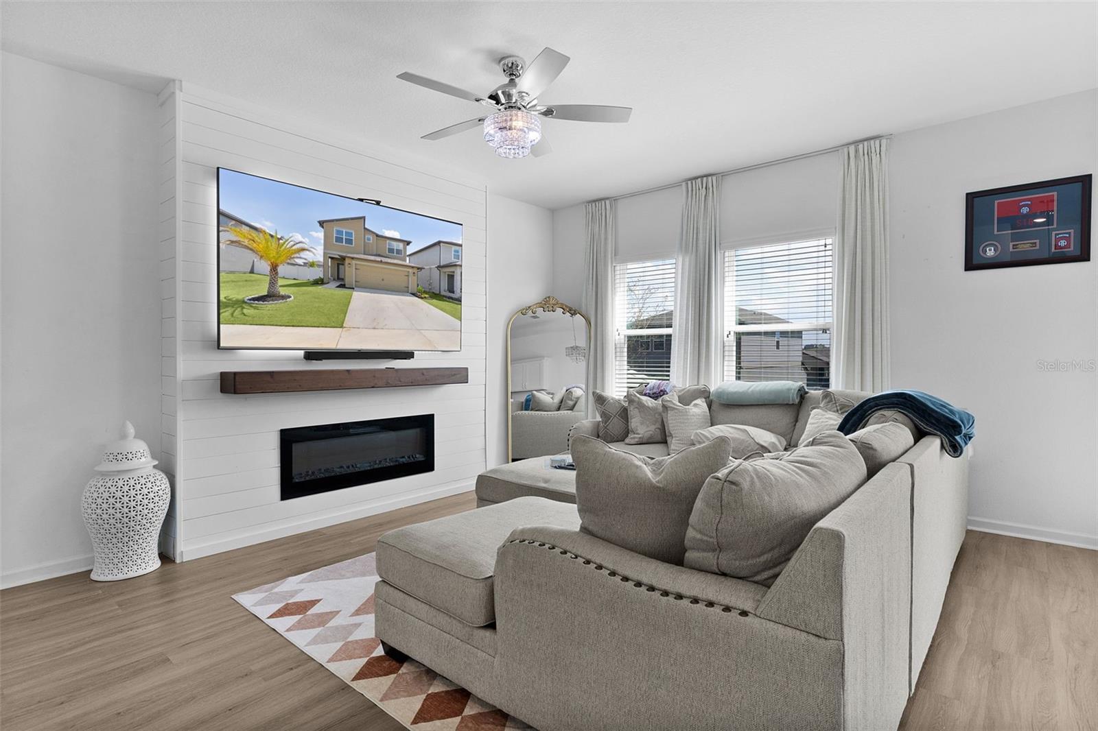 Image 7 of 43 For 2141 Treasure Hill Street