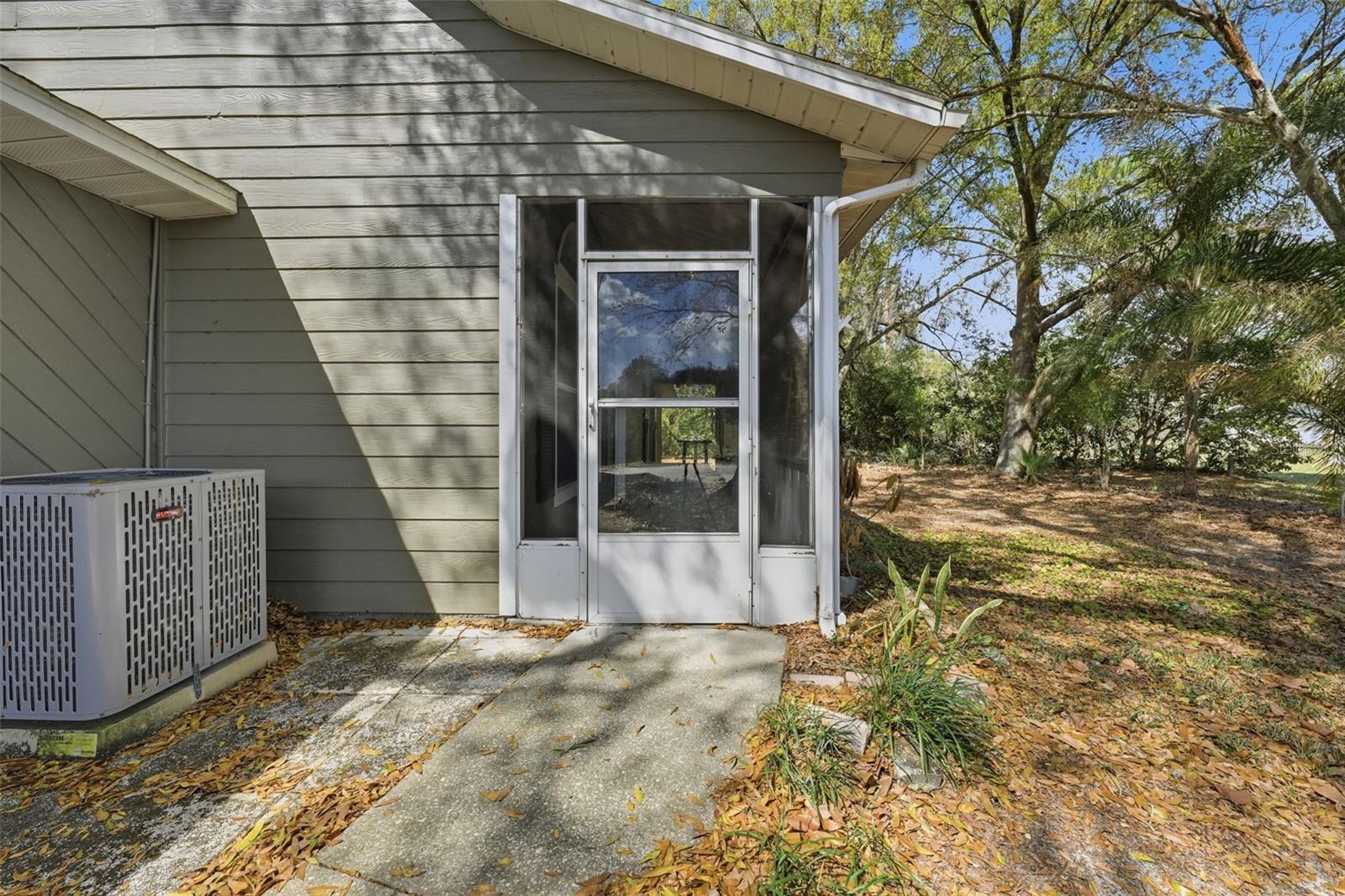 Image 40 of 53 For 12311 Putney Court