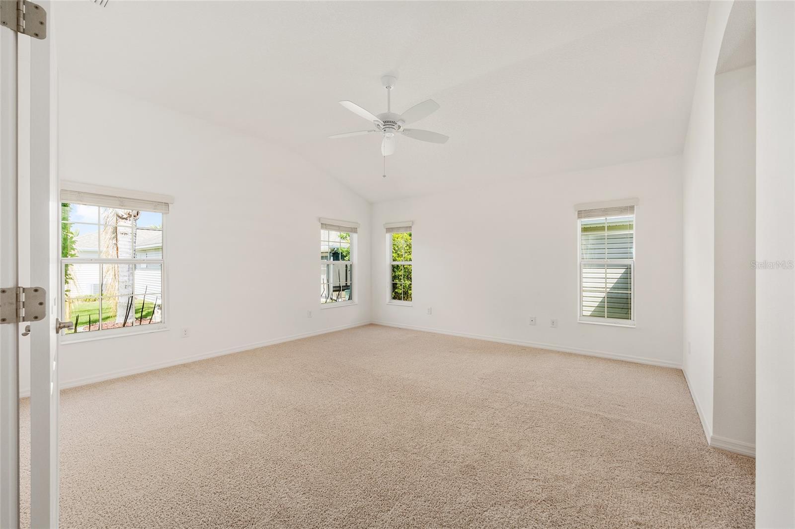 Image 23 of 50 For 1953 Yearling Way