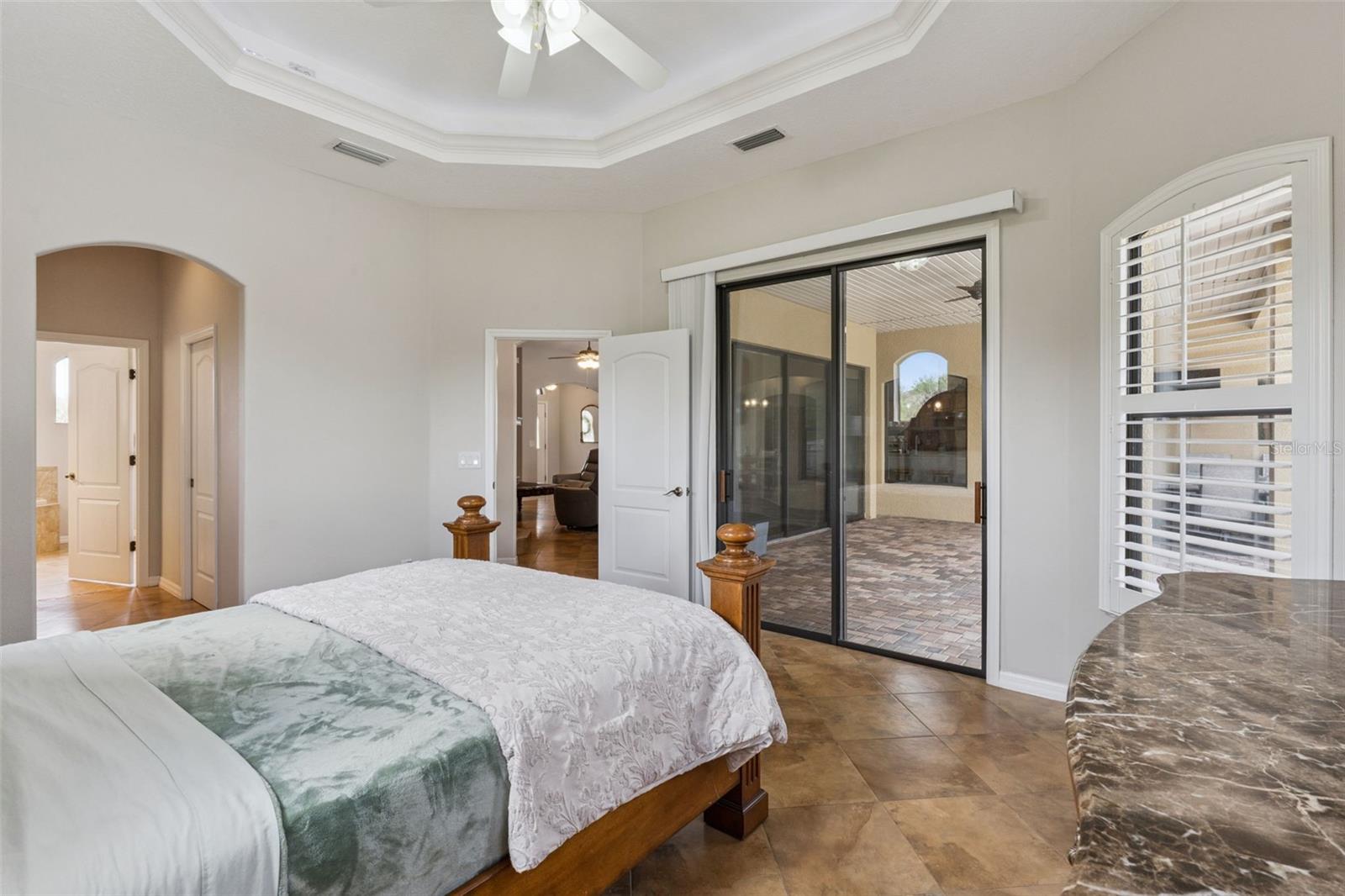 Image 11 of 40 For 7139 Groveland Farms Road