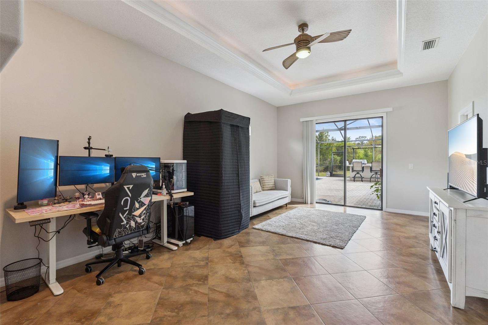 Image 17 of 40 For 7139 Groveland Farms Road