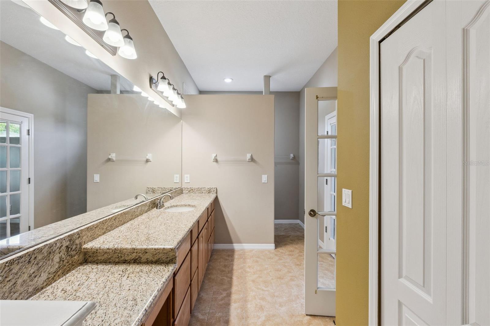 Image 19 of 40 For 7139 Groveland Farms Road