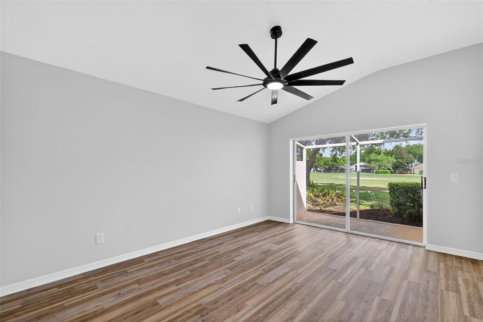 Image 17 of 42 For 6027 Spring Creek Court