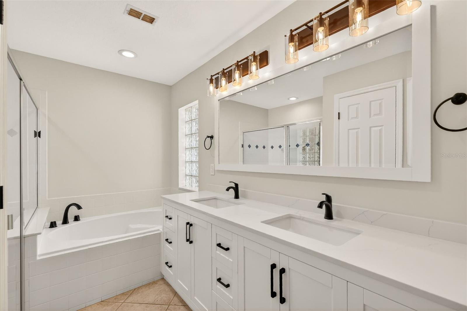 Image 20 of 42 For 6027 Spring Creek Court