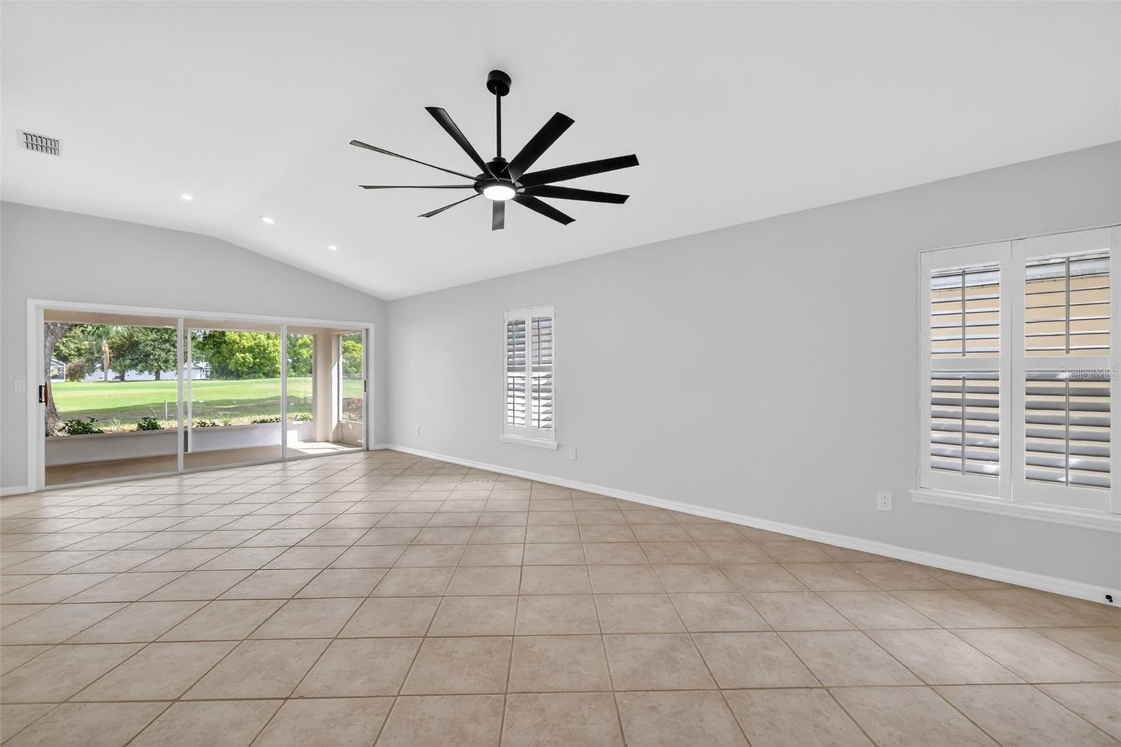 Image 6 of 42 For 6027 Spring Creek Court