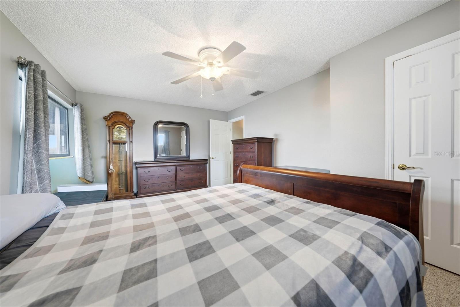 Image 40 of 64 For 29116 Beauclaire Drive