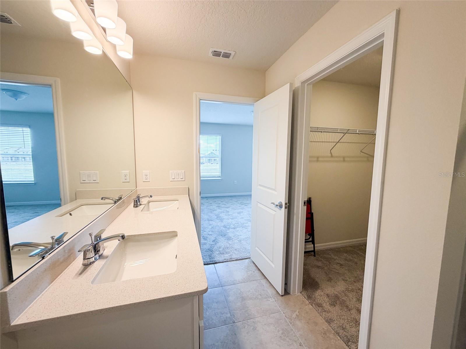 Image 19 of 49 For 10537 Glowing Beacon Street