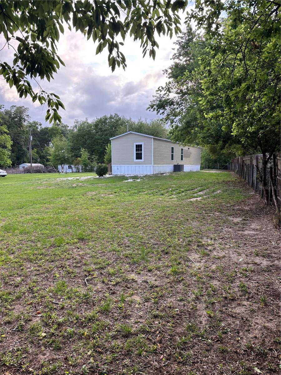 Image 12 of 43 For 11511 110th Terrace