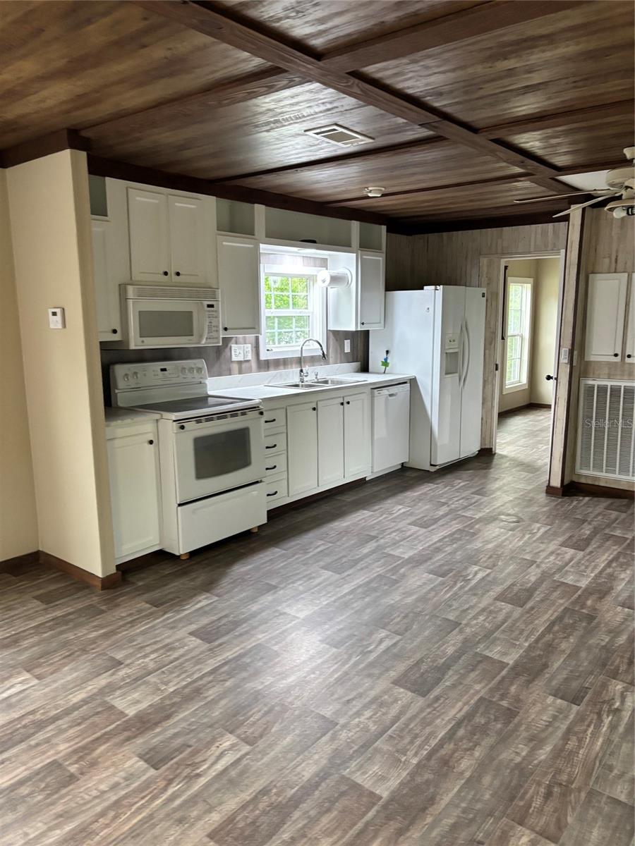 Image 18 of 43 For 11511 110th Terrace