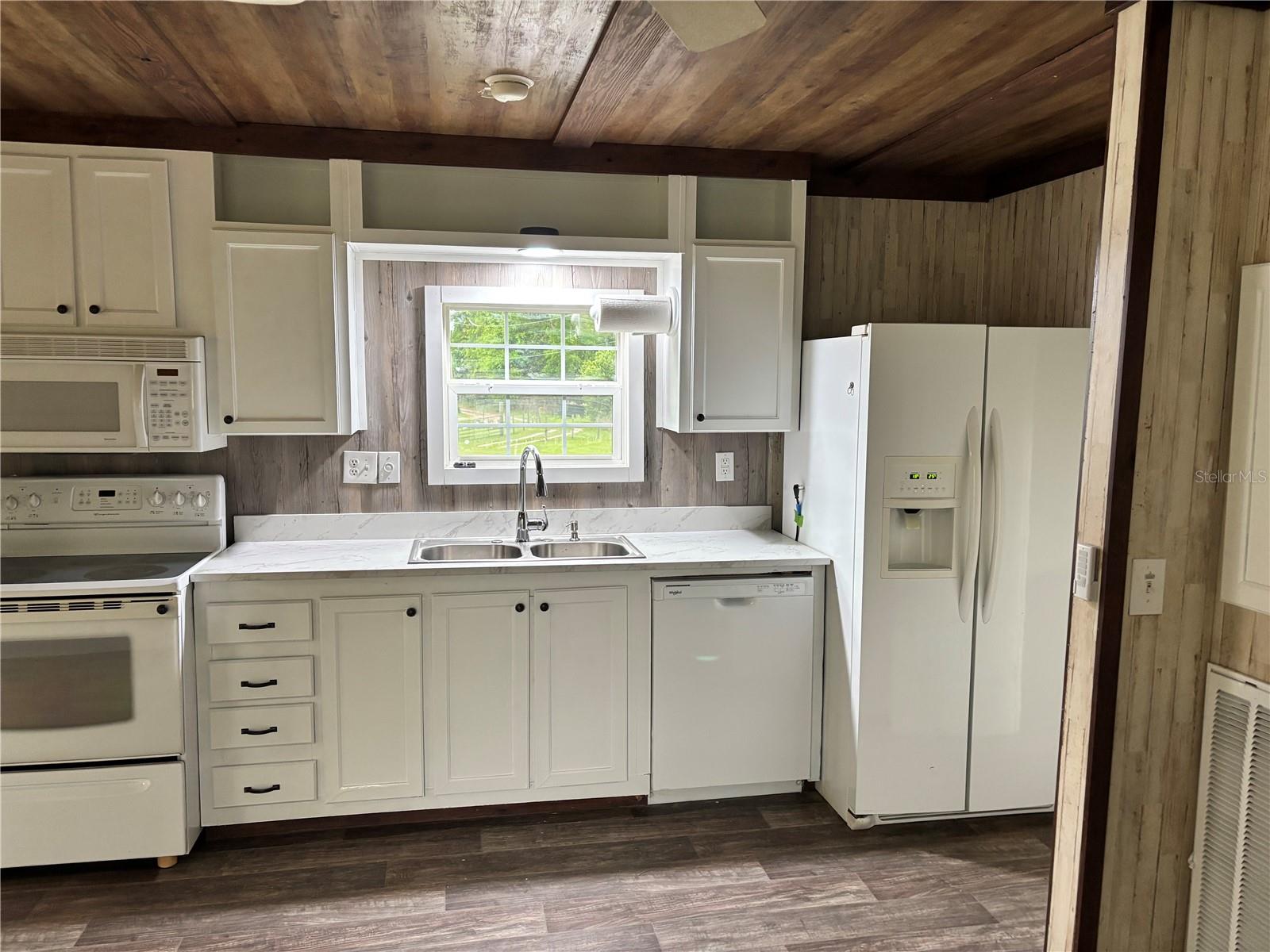 Image 33 of 43 For 11511 110th Terrace