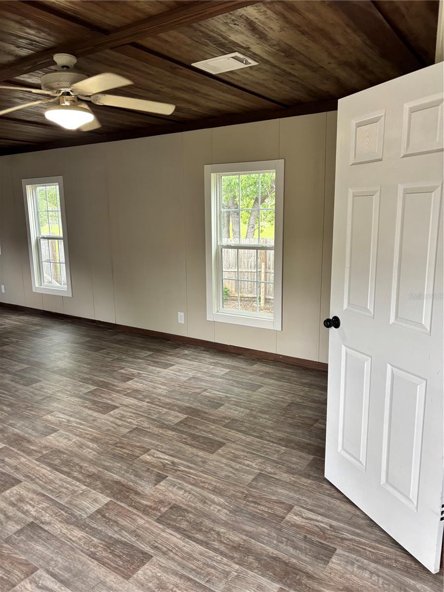 Image 36 of 43 For 11511 110th Terrace