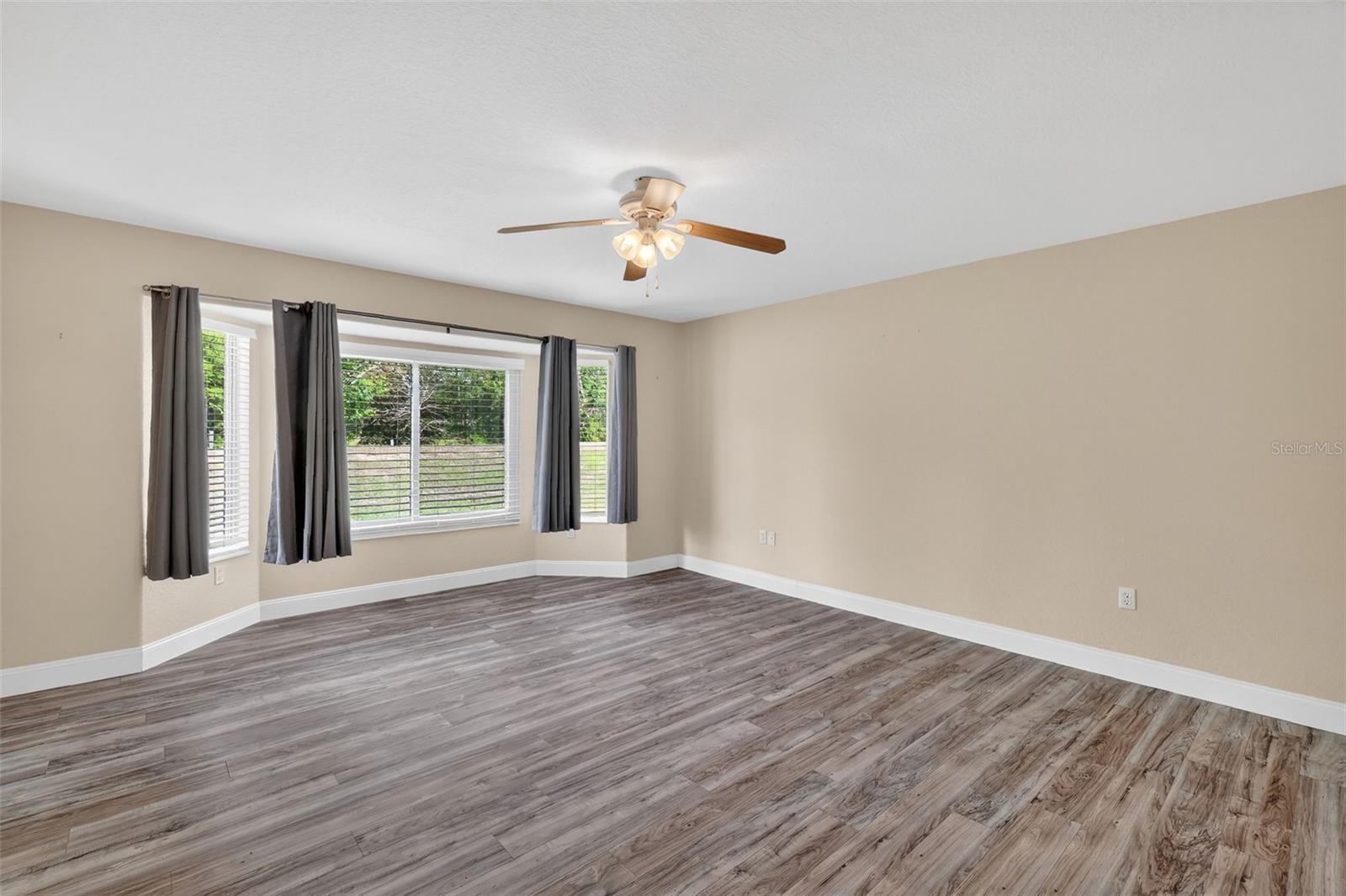 Image 20 of 29 For 13811 85th Circle