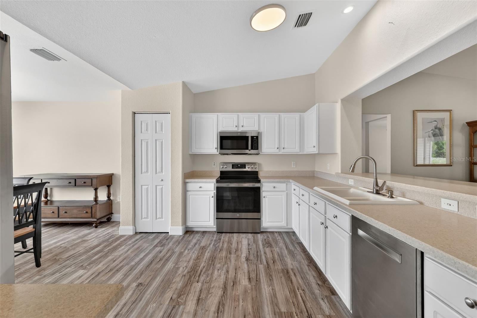 Image 9 of 29 For 13811 85th Circle