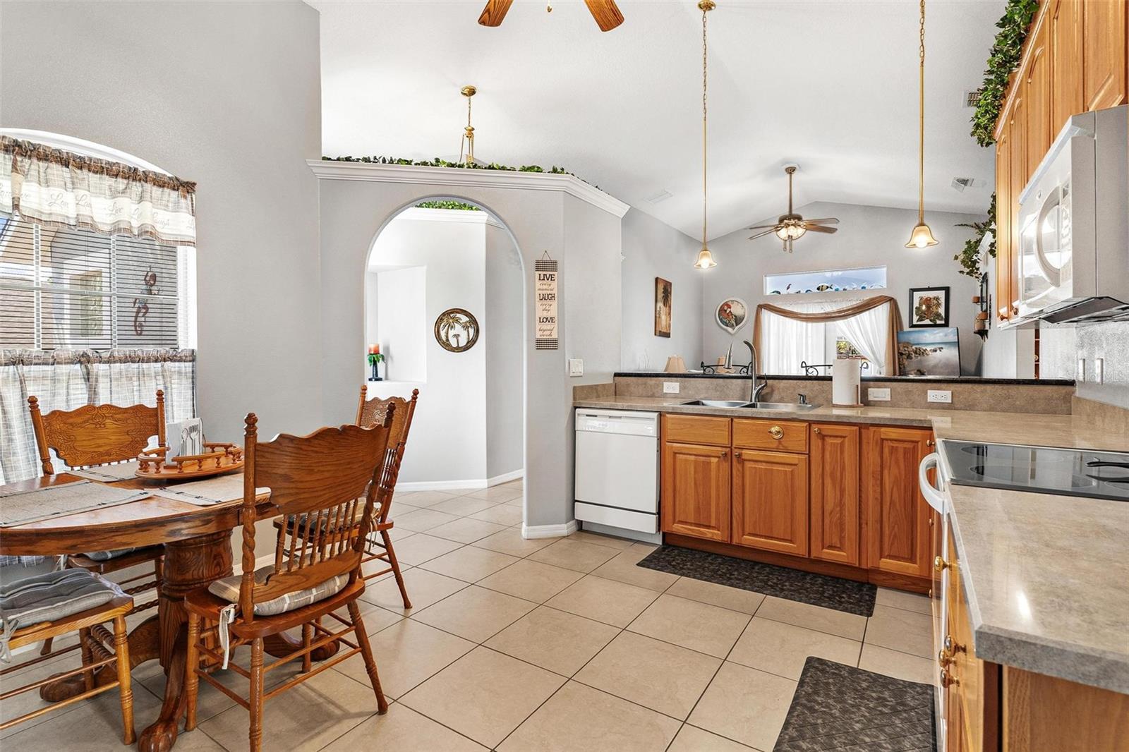 Image 16 of 44 For 93 Fairway Circle