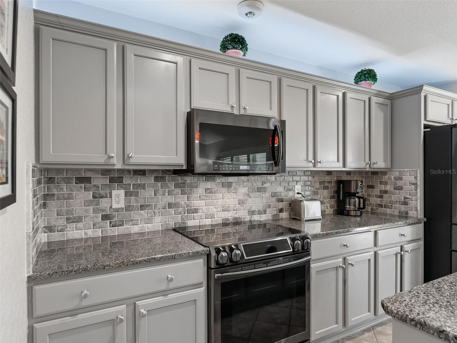 Image 18 of 68 For 17335 111th Avenue