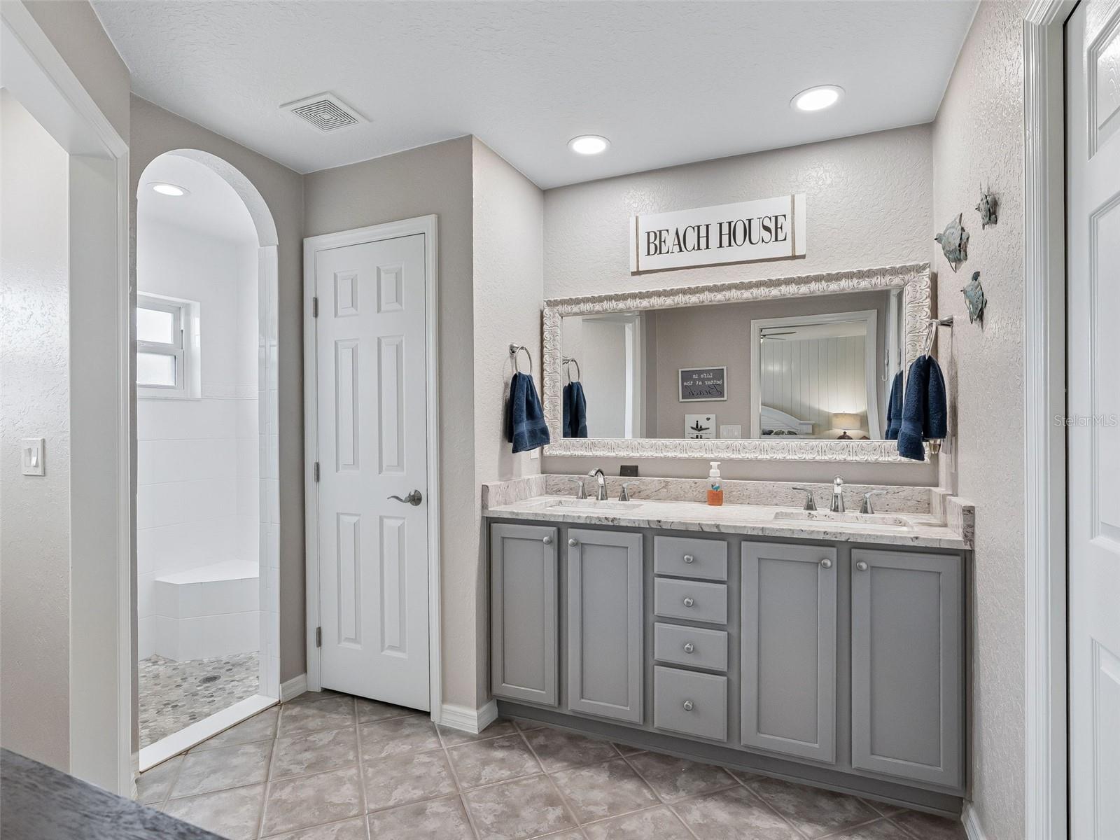 Image 26 of 68 For 17335 111th Avenue