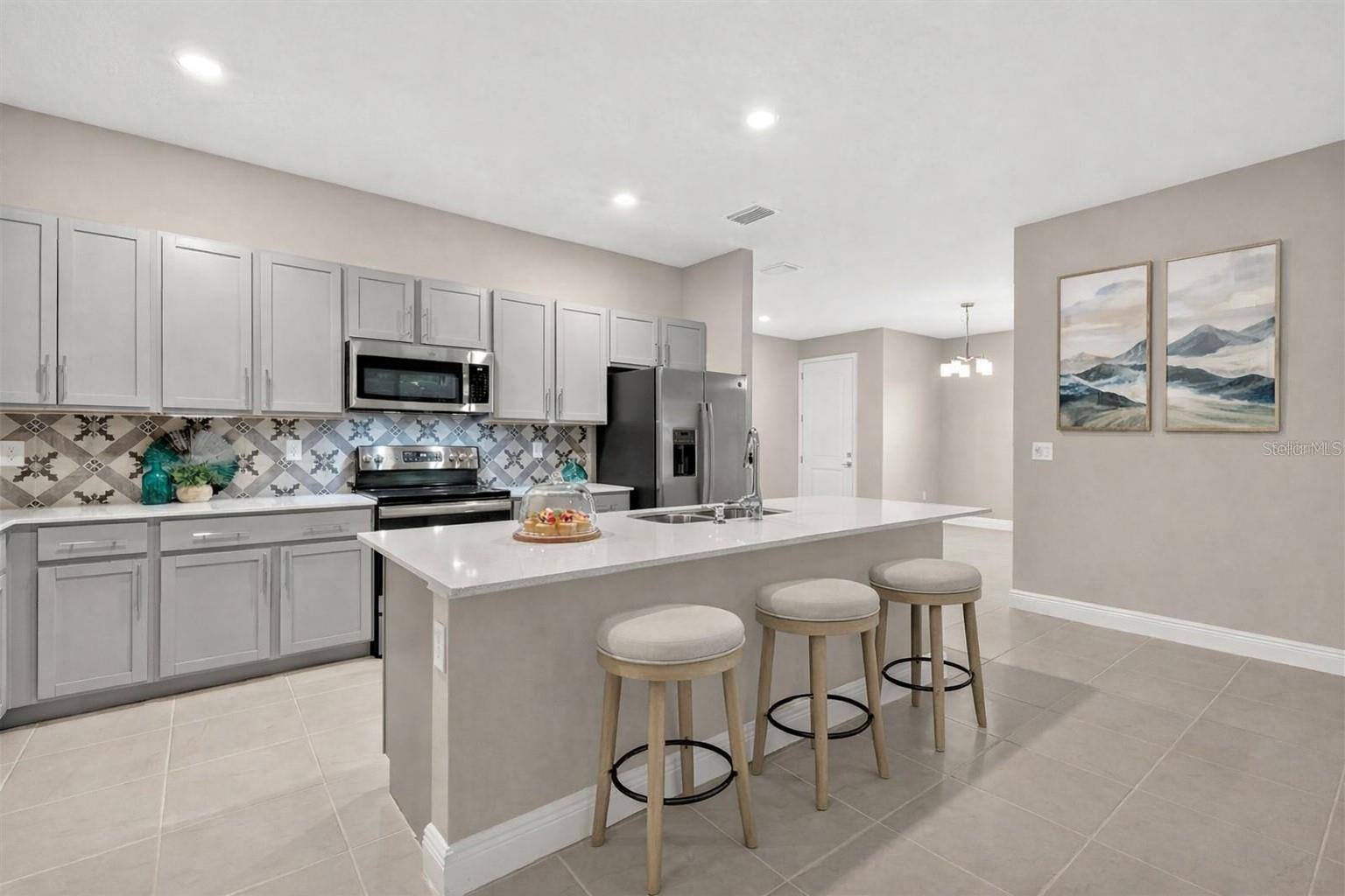 Image 10 of 34 For 27203 White Plains Way