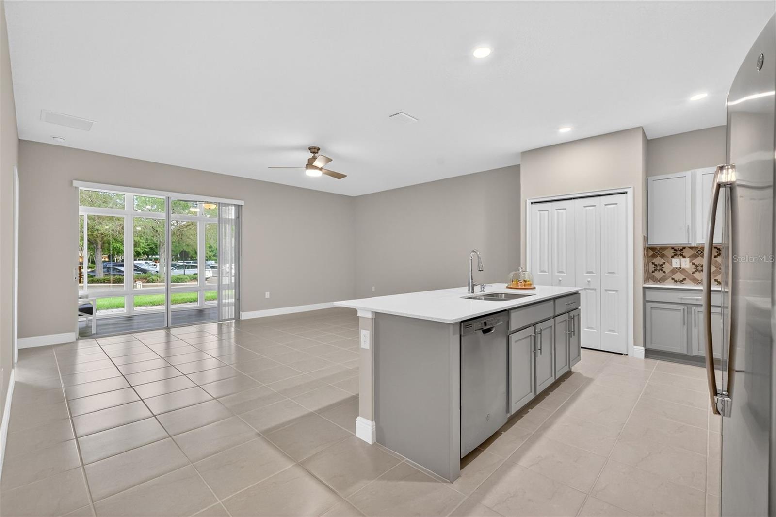 Image 12 of 34 For 27203 White Plains Way