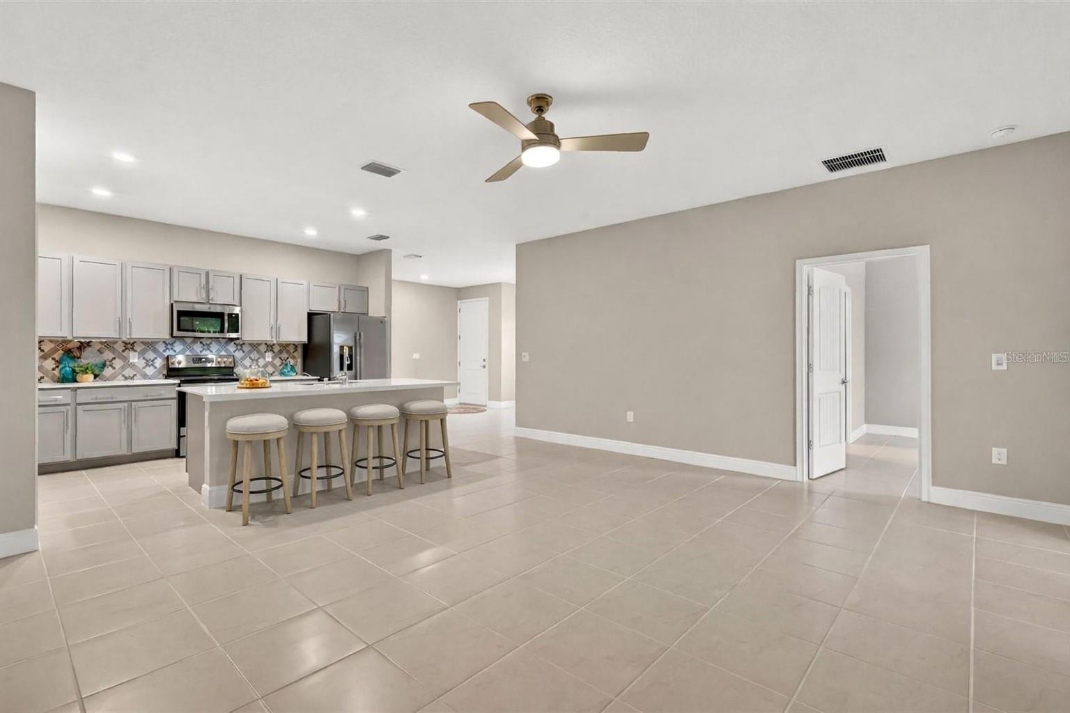 Image 13 of 34 For 27203 White Plains Way