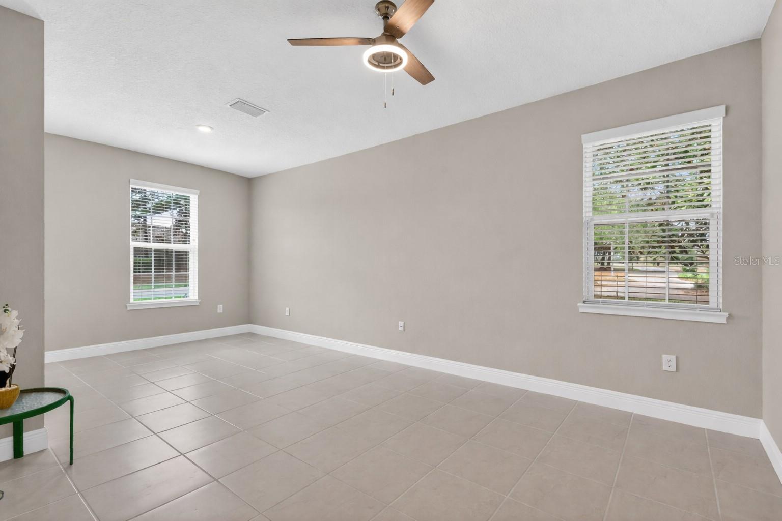 Image 25 of 34 For 27203 White Plains Way