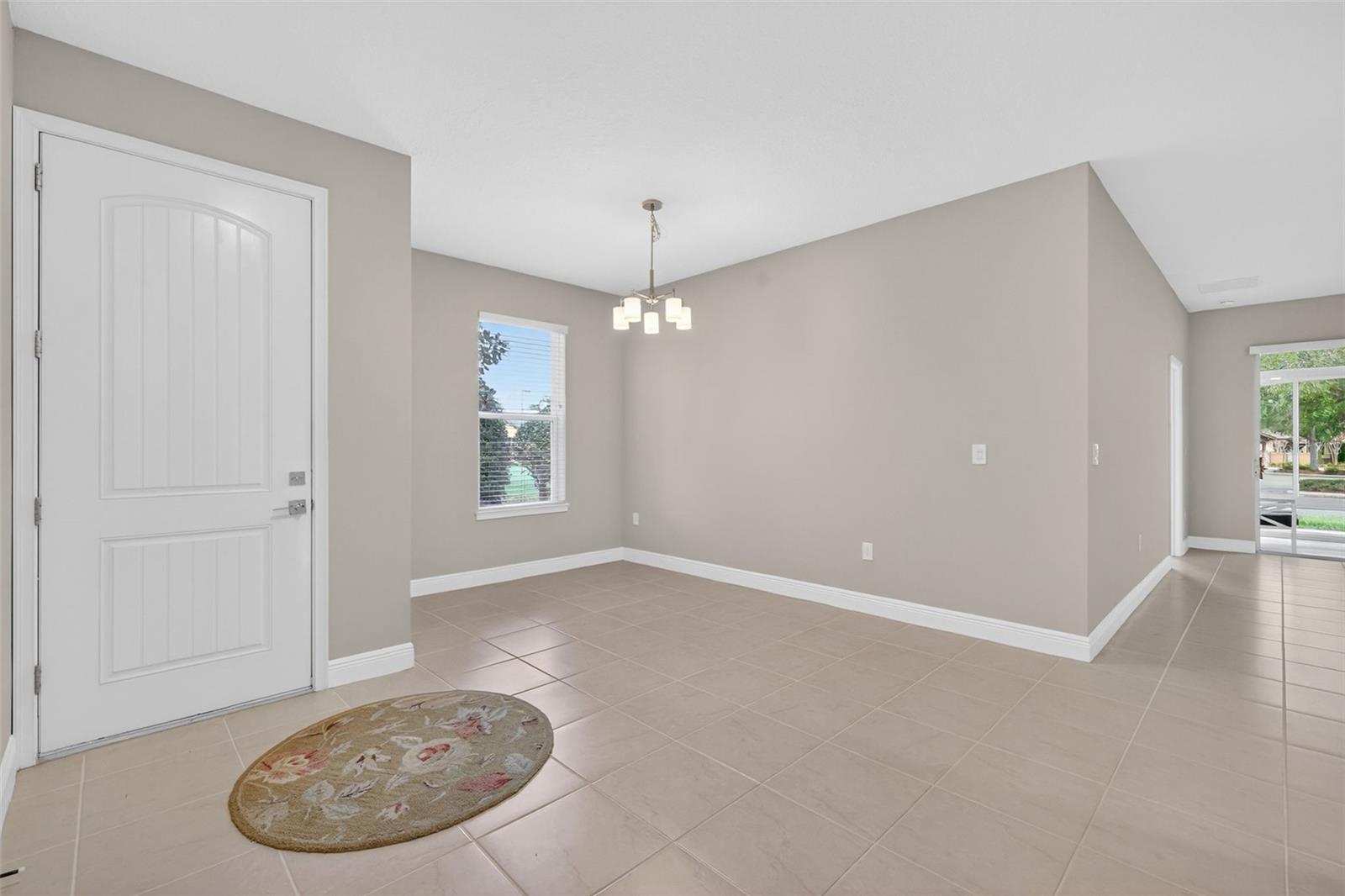 Image 5 of 34 For 27203 White Plains Way